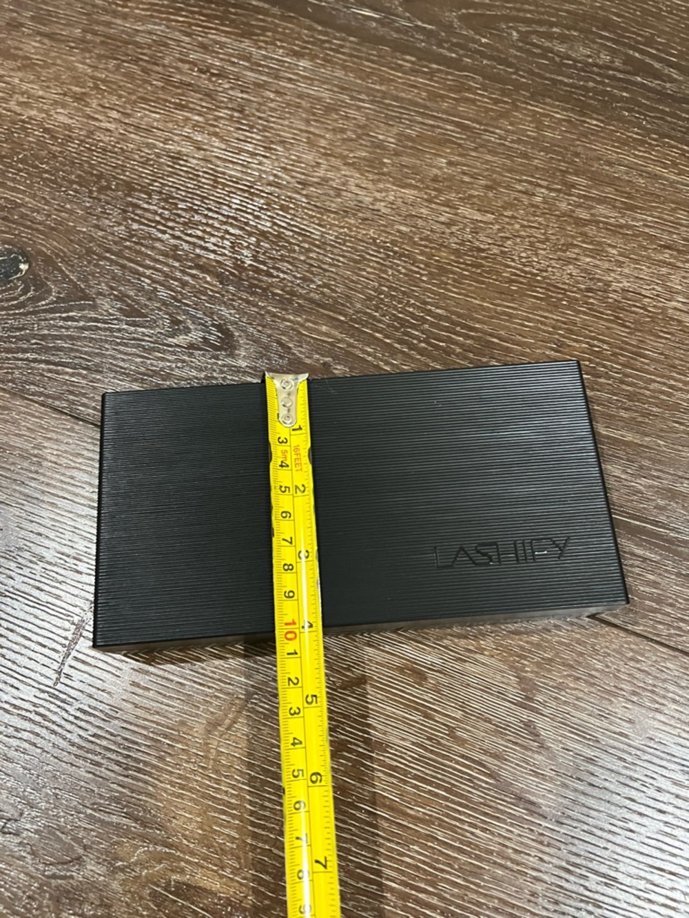 LASHIFY Black Ribbed Lash Storage Case - Picture 10 of 12